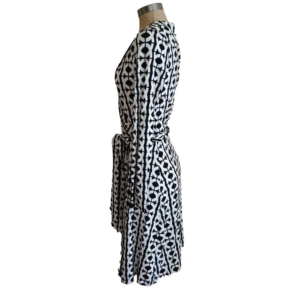 BANANA REPUBLIC Wrap Dress Womens Size M Black White Geometric Long Sleeve - Picture 3 of 9